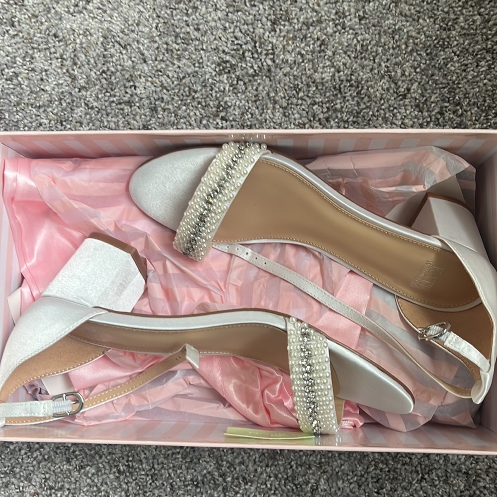 NEW WITH TAGS wedding shoes
